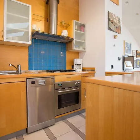 Apartment Penthouse Apartment With Private Parking *